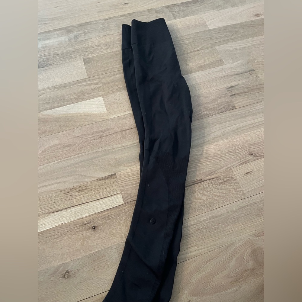 black lulu leggings